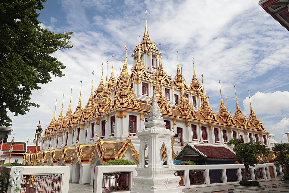 Wat Ratchanatdaram (Loha Prasat)